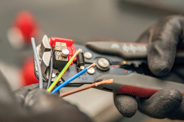 Best Local Electrician Companies  in Simonton Lake, IN